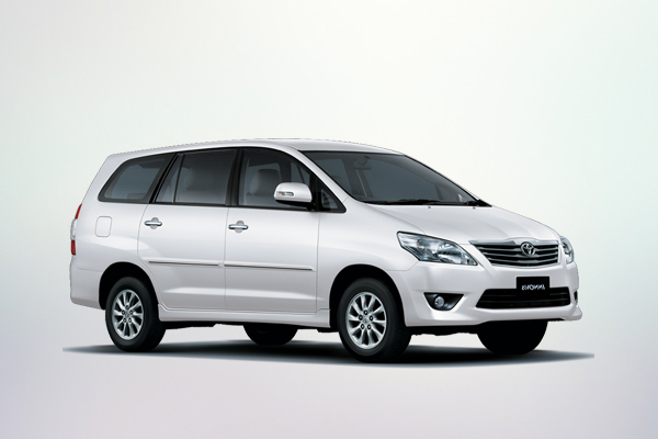 TOYOTA INNOVA for Rent in Kochi